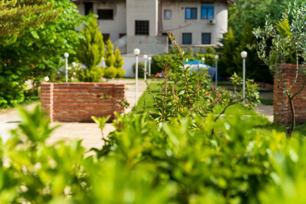 Villa Juri Garden Berati Exterior foto